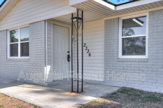 Building Photo - 2336 Prague Ct