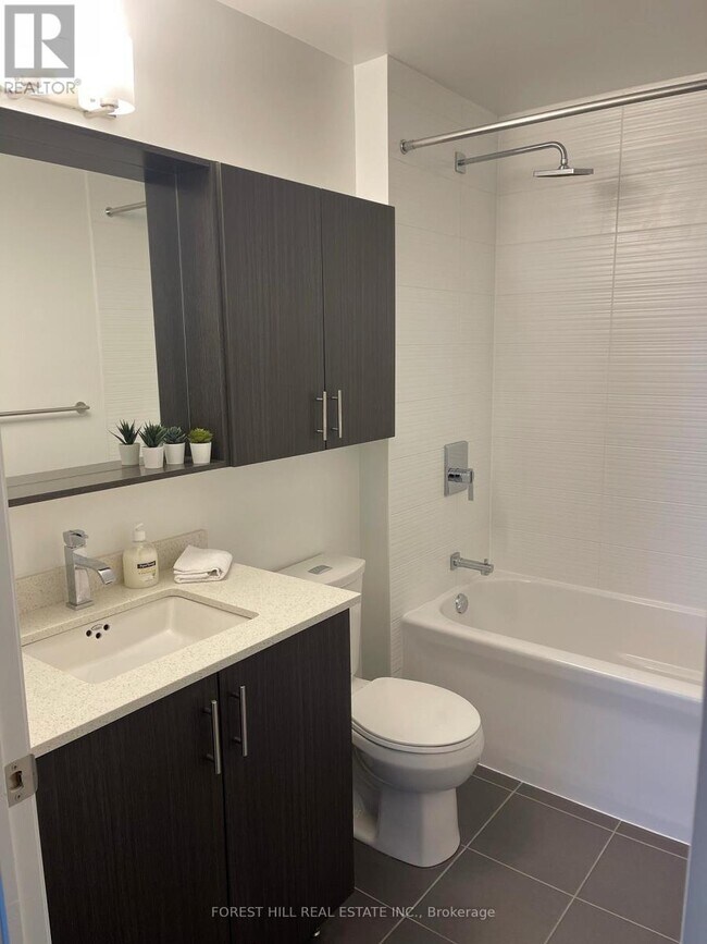 Photo du bâtiment - 3700 Hwy 7