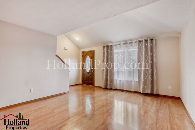 Foto del edificio - Beautiful 4 Bedroom Home in Excellent Beaverton Location!