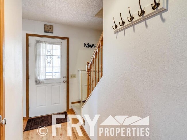 Building Photo - Highlands Home in Great Location