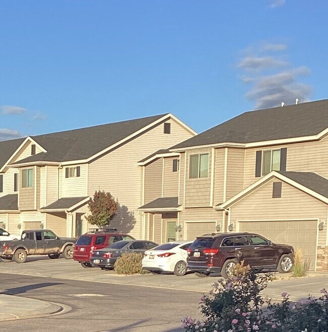 Building Photo - Meadow Crest Townhomes #30 Cedar City  - H...