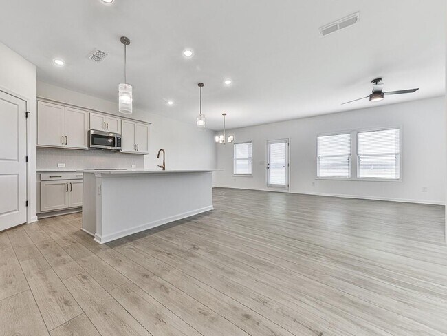 Foto del edificio - 611 Elwick Ln
