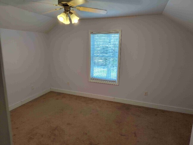 Building Photo - 7607 Beechwood Dr