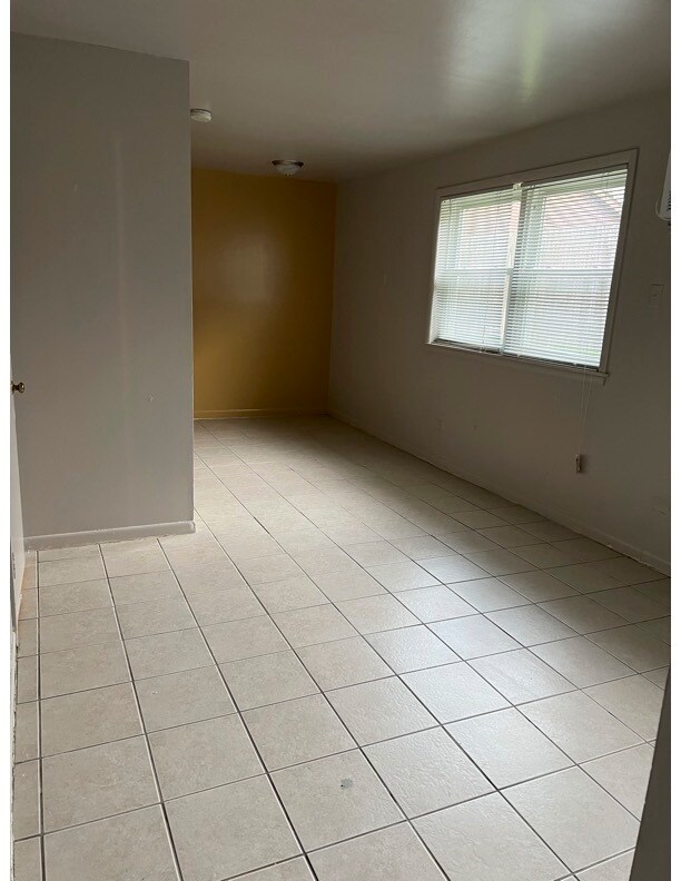 Foto del edificio - 1220 Marengo Ave
