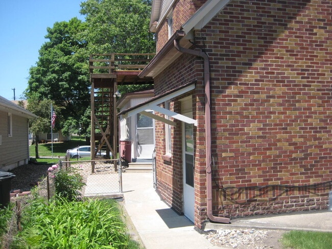 Building Photo - 3703 5th Ave