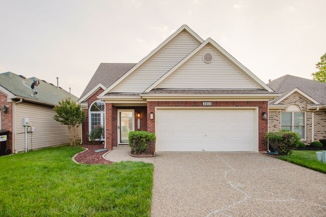 Building Photo - Move-in-ready 3 bed / 3 Full Bath In Louisville's Four Seasons — Fully Updated, No Carpet, Fiber ...