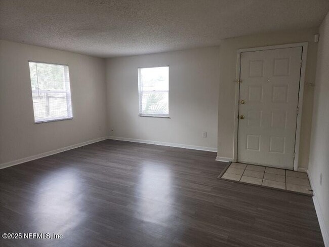 Building Photo - 3058 Mangrove Ave
