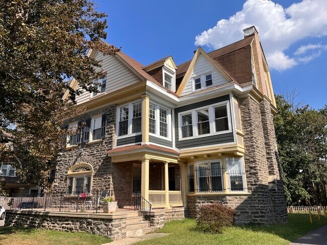 Foto del edificio - 144 W Washington Ln