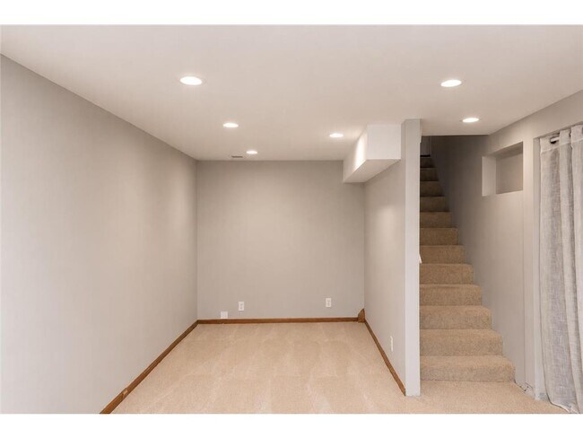 Foto del edificio - 5201 N Irving Ave