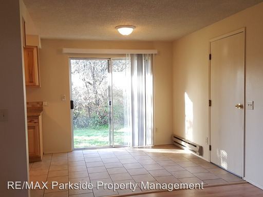 Building Photo - 1640 Foxfire Dr SE