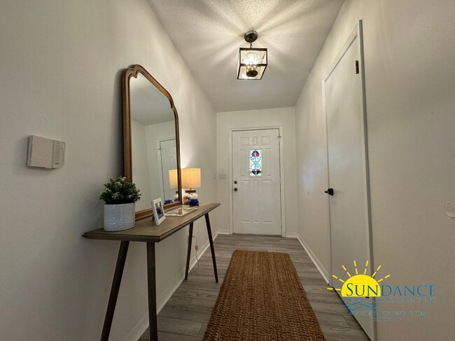 Building Photo - Charming FULLY renovated 3BR/2BA Brick Hom...