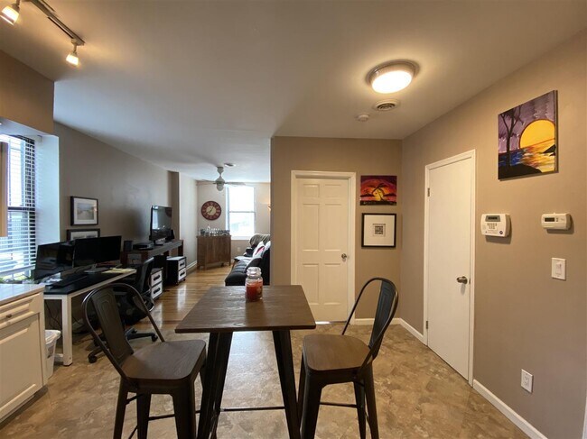 Foto del edificio - 333 Monroe St