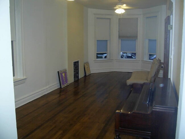 Foto del edificio - 1037 S Racine Ave