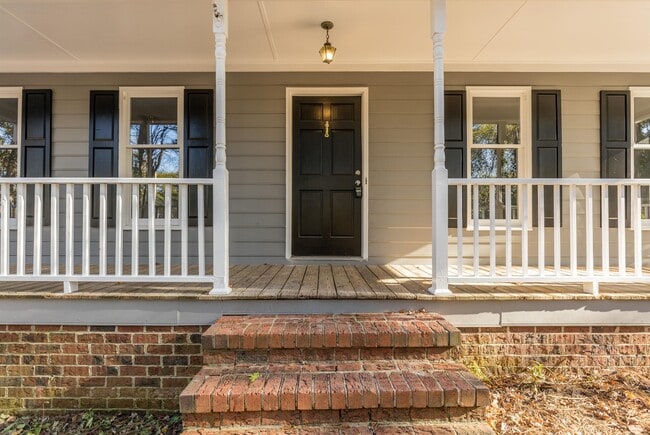 Building Photo - 508 Somerset Dr