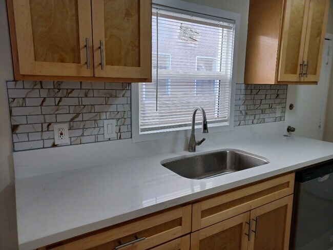 Foto del edificio - BELLA APARTMENTS: Beautiful 1 Bed - 1 Bath