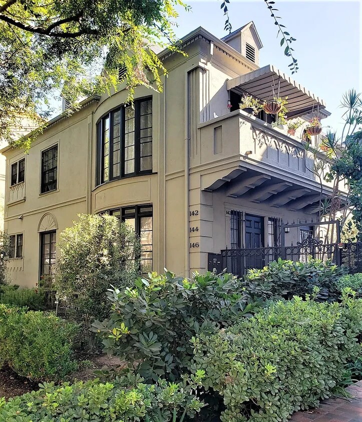 142 S Crescent Dr Unit 142 A, Beverly Hills, CA 90212 Apartments at