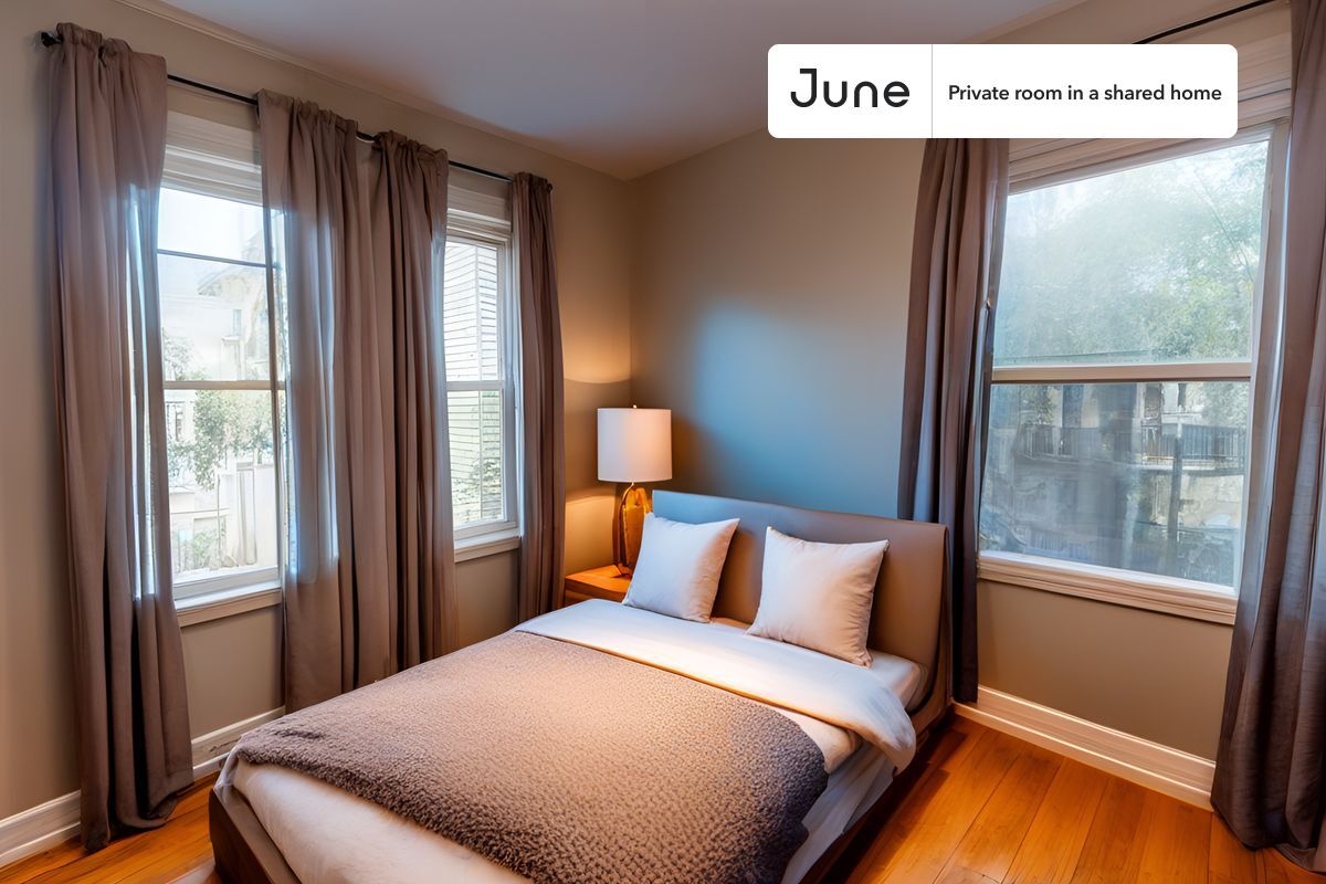 Foto principal - Room in Shared 3 bed/1 bath home