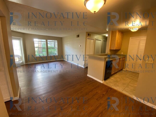 Building Photo - 2BD/2BA First Floor Condo with Private Patio!