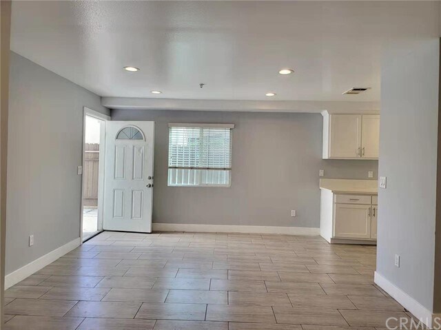 Foto del edificio - 153-153 1/2 W 90th St
