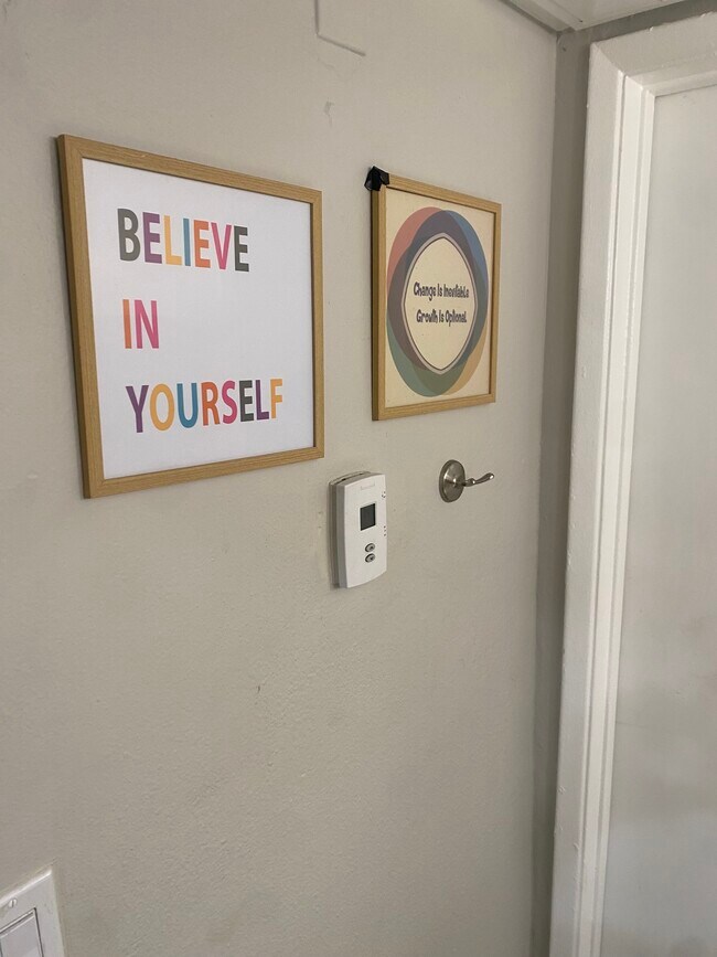 Foto del edificio - 1330 W Broadway Rd