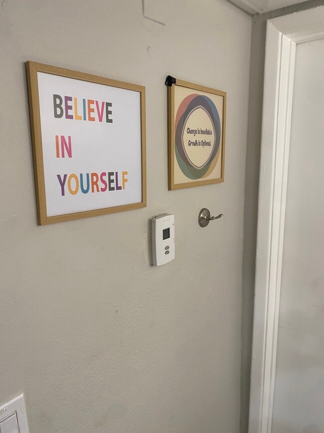 Photo - 1330 W Broadway Rd Apartment