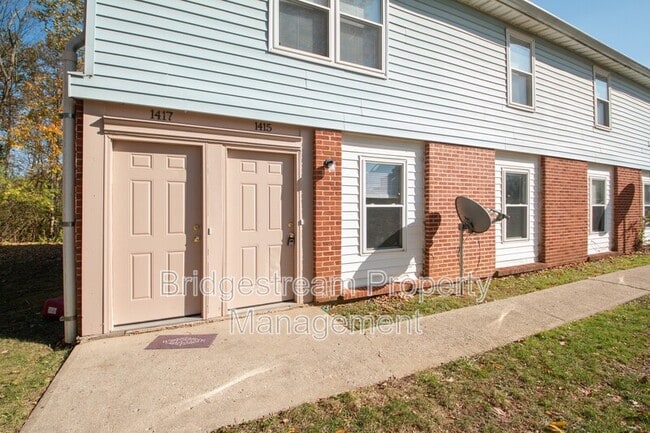 Building Photo - 1415 Forest Ln