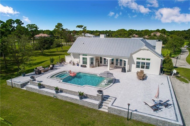 Foto del edificio - 2301 SW San Antonio Dr