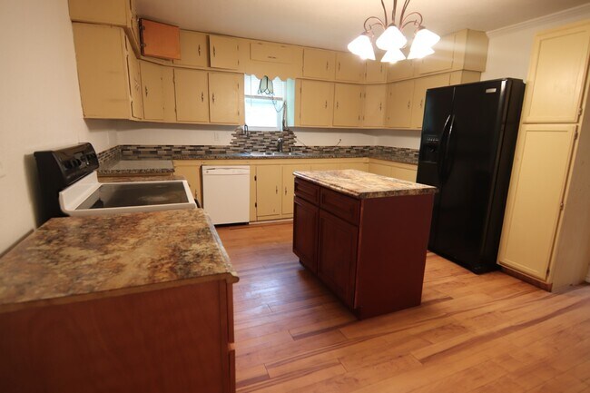 Foto del edificio - 1190 Alred St