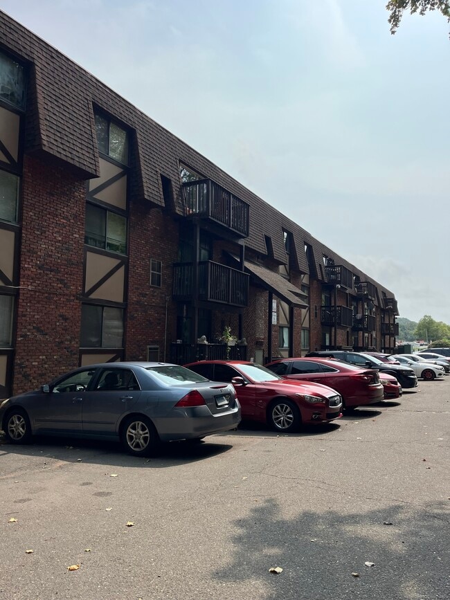 Foto del edificio - 1274 E Main St