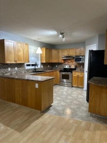 Photo du bâtiment - 4 bedroom in Grande Prairie AB T8X 1S3