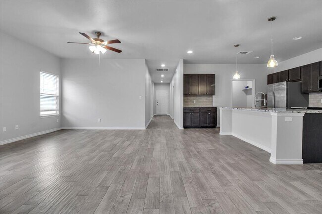 Foto del edificio - 629 County Rd 306