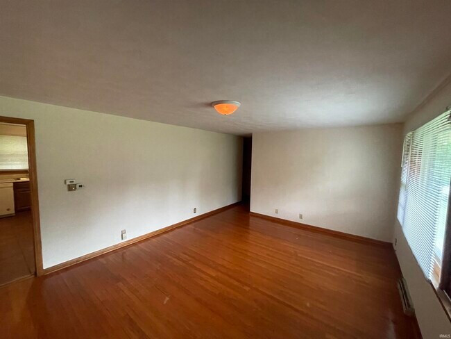 Foto del edificio - 2513 E 8th St