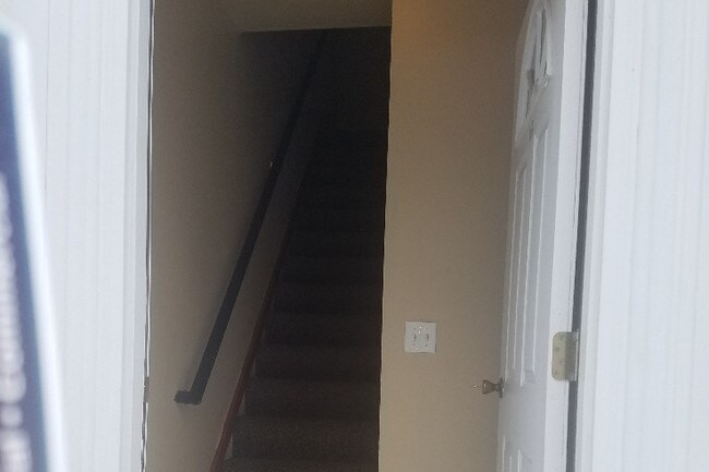 Front Entry - 166 W Hollister St
