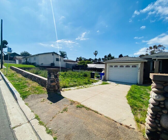 Foto del edificio - 2 Bedroom Home in San Diego