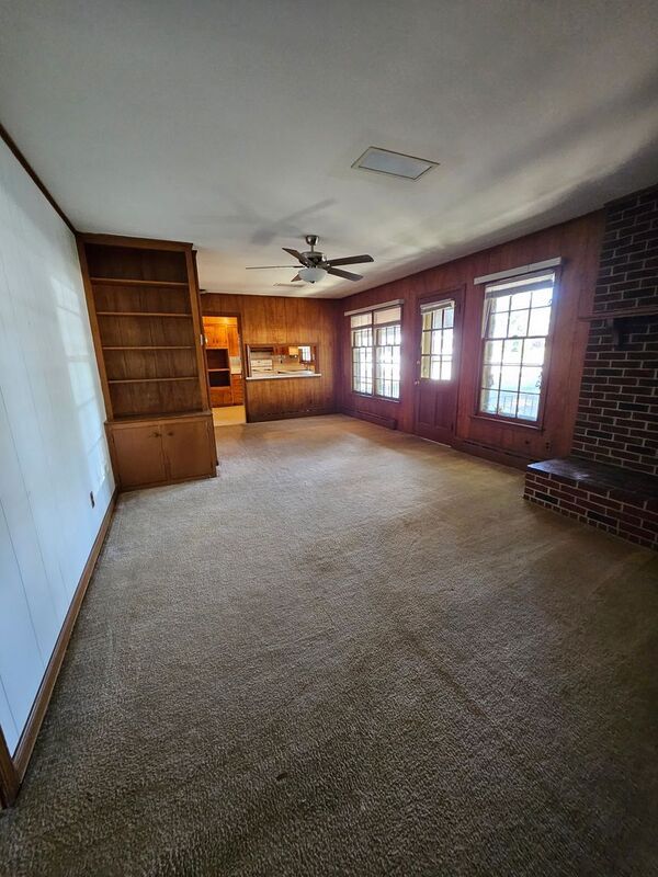 Foto del edificio - 1415 Augustine Ave