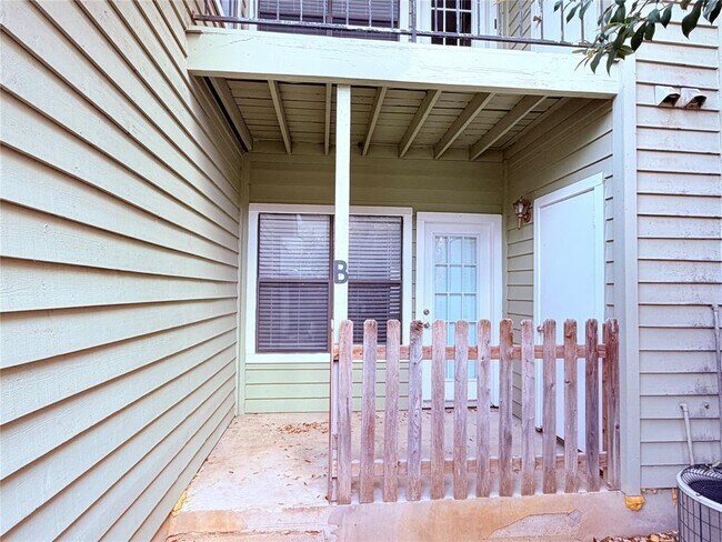 Foto del edificio - 8801 Schick Rd