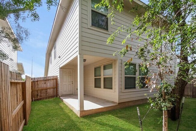 Foto del edificio - 10311 Clearwater Wy