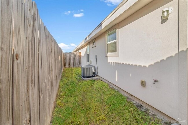 Foto del edificio - 11 Stardust Ln