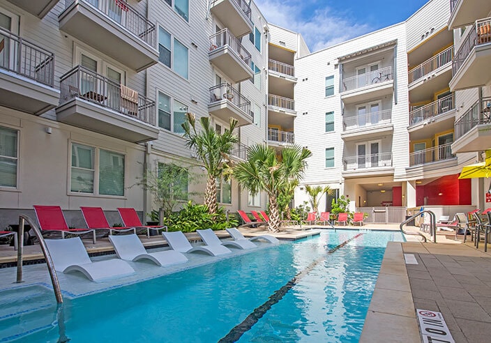 Primary Photo - 2024 E 7th St