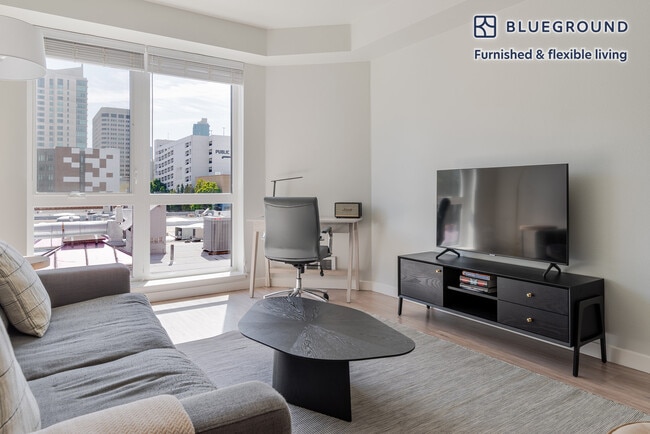 Foto del edificio - 2500 Webster St