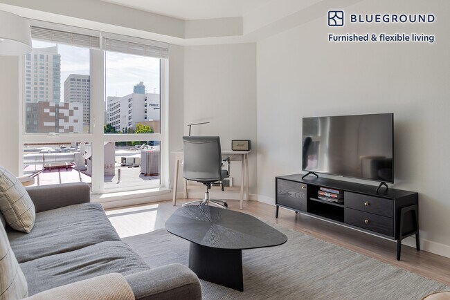 Foto del edificio - 2500 Webster St