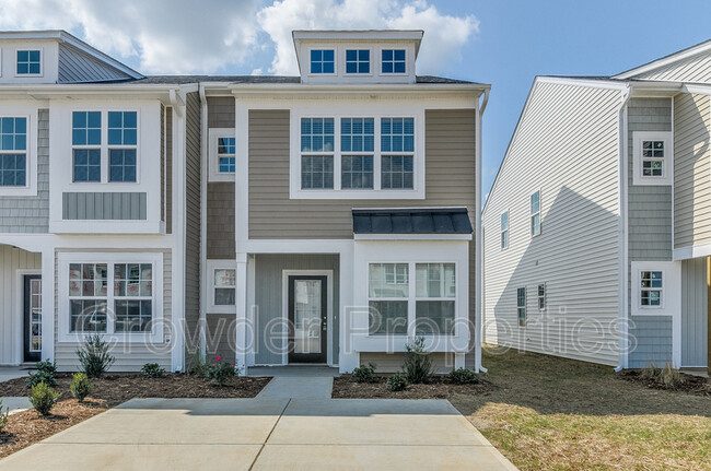 Building Photo - 301 Halton Crossing Dr SW