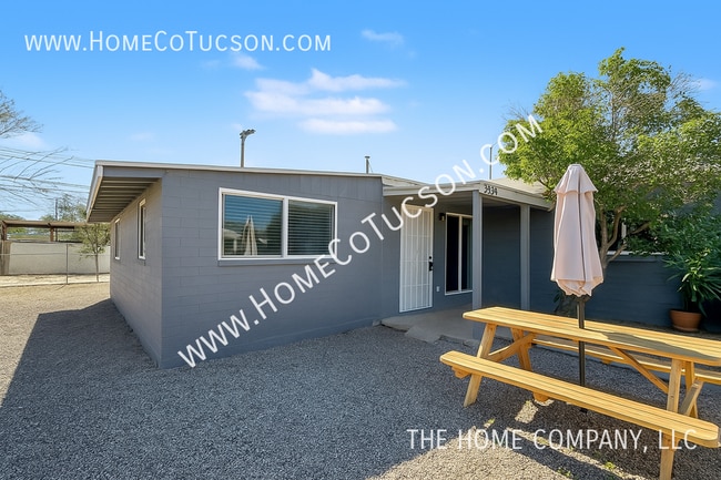 Photo - 2404 E Cameron Vista House