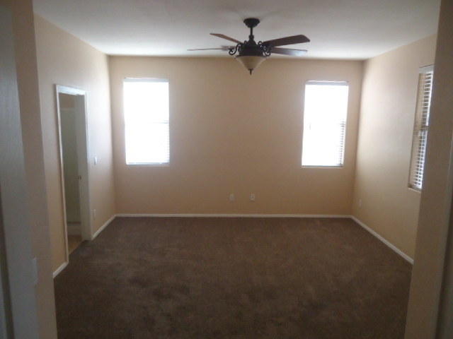 Building Photo - Great 4/3 with 2 master bedrooms for lease...
