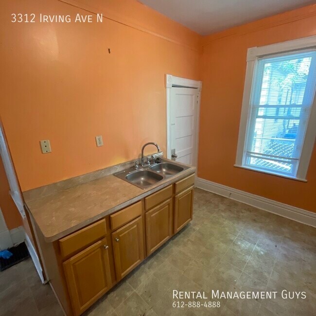 Building Photo - 3312 N Irving Ave