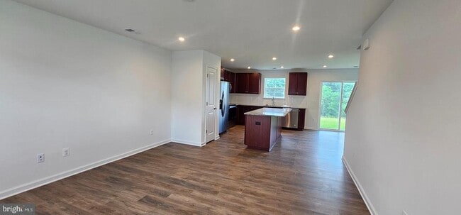 Building Photo - 69 Grayling Rd