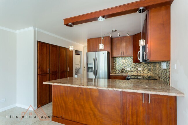Building Photo - 2611 Ala Wai Blvd