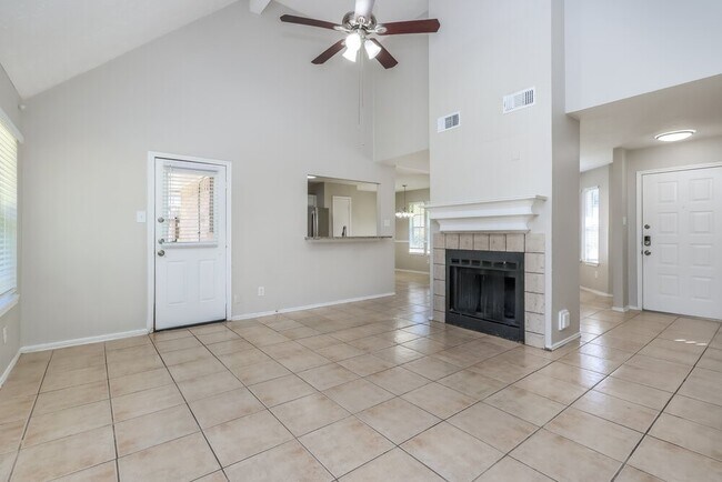 Building Photo - 4017 Hunnington Dr