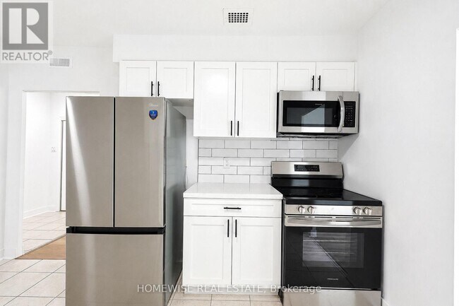 Photo du bâtiment - 2500 Bathurst St