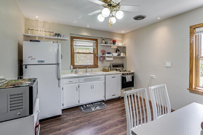 Foto del edificio - 8351 N Oleander Ave